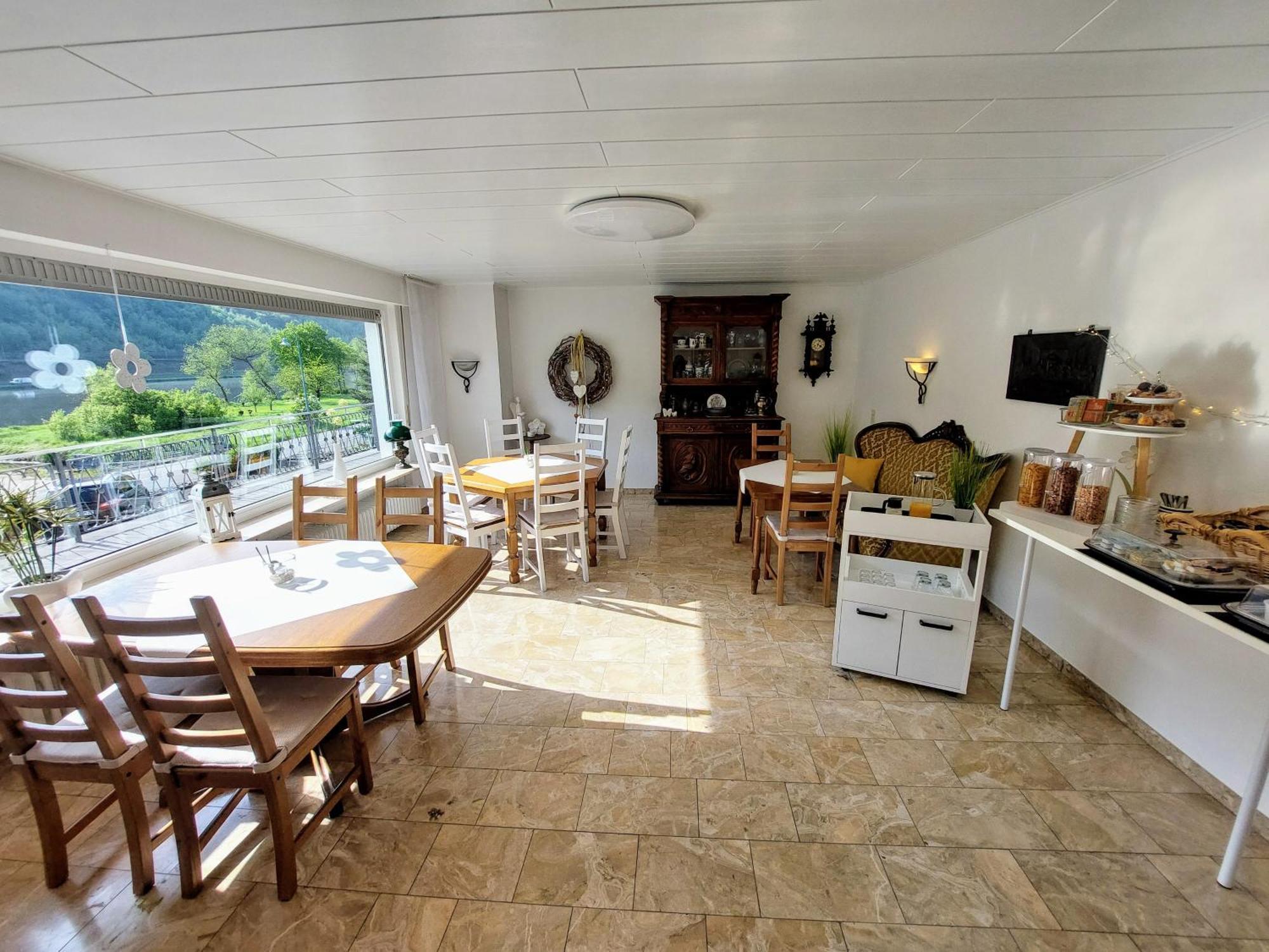 Pension Mosella, Gaestezimmer Sankt Aldegund Exterior foto